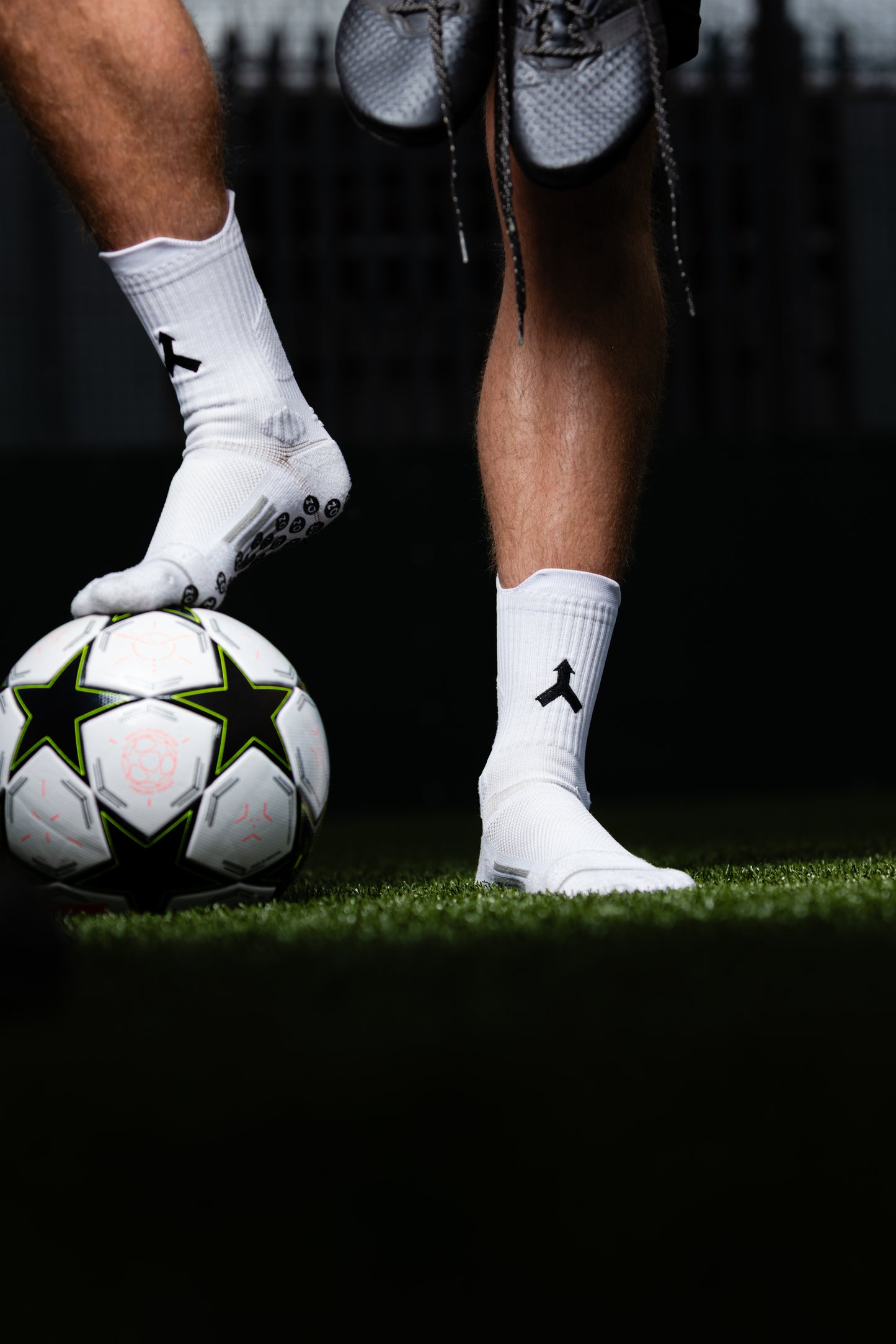 FUZEOZ white socks